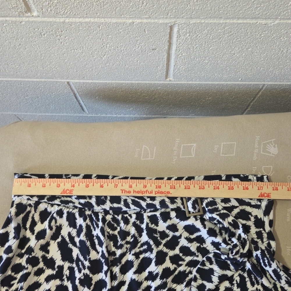 Le Lis Women's Navy +White Animal Print Skirt Sz XL Made In USA - Picture 4 of 7
